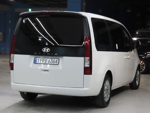 Hyundai Staria Tourer 9-Seater Modern — пробег 8 600 км — фото 4 из 5