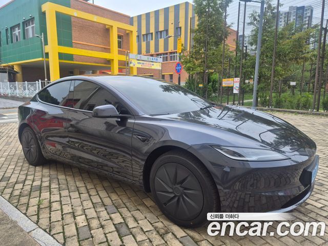 Tesla Model 3 스탠다드 RWD — пробег 980 км — фото 4 из 5