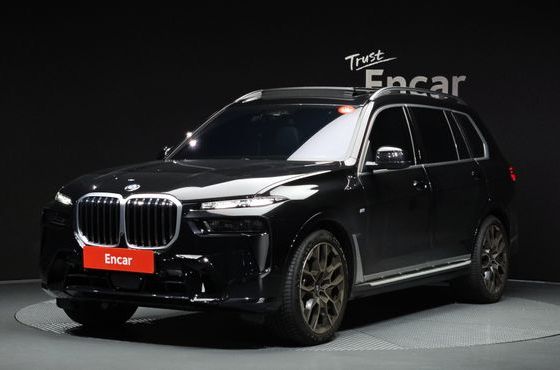 BMW X7 xDrive 40i M Sport 7STR — пробег 4 404 км — фото 1 из 5