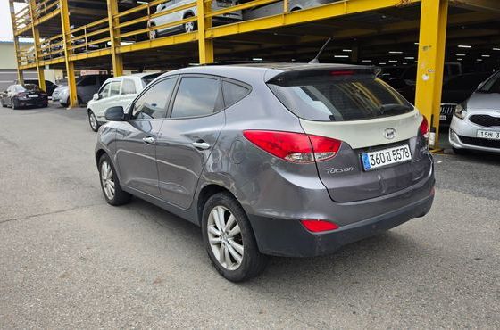 Hyundai Tucson Diesel 2WD LX20 Luxury — пробег 184 711 км — фото 5 из 5
