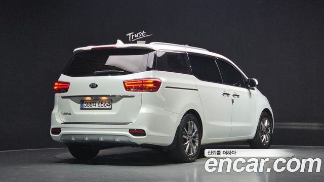 Kia Carnival из Кореи Encar
