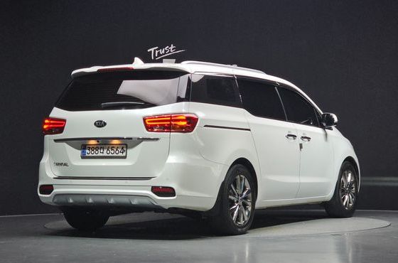 Kia Carnival 9-Seater Noblesse Special — пробег 127 015 км — фото 2 из 5