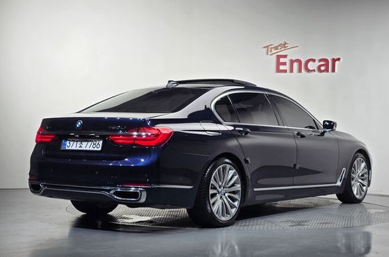 BMW 7-Series 750Li xDrive — пробег 111 368 км — фото 2 из 5