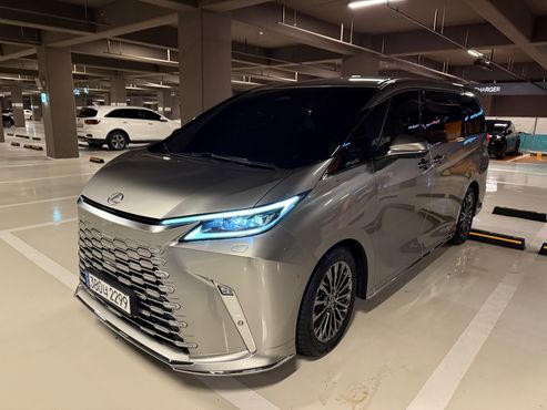 Lexus LM 500h Executive — пробег 7 300 км — фото 3 из 5