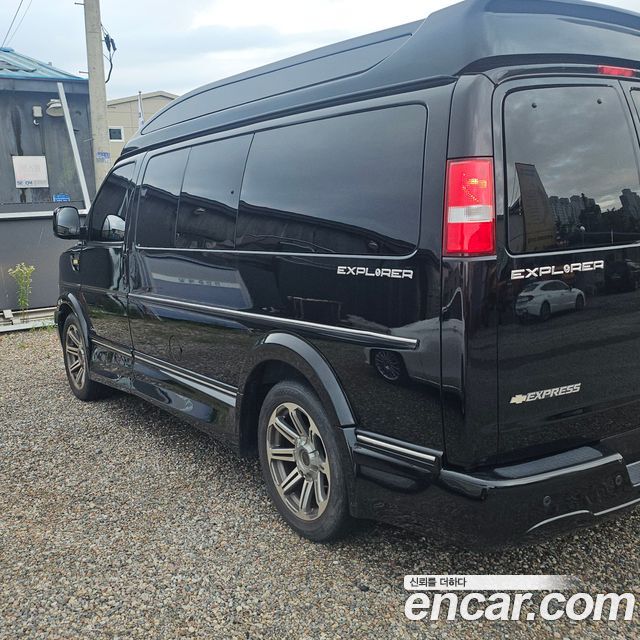Chevrolet Express Van 6.0 — пробег 62 000 км — фото 5 из 5