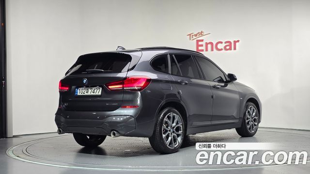 BMW X1 xDrive 20i M Sport — пробег 42 514 км — фото 2 из 5