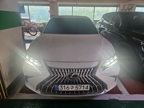 Lexus ES Executive — пробег 9 000 км — фото 1 из 5