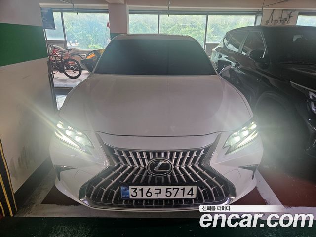 Lexus ES Executive — пробег 9 000 км — фото 3 из 5