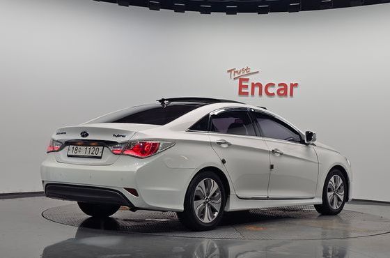 Hyundai Sonata 2.0 Premium — пробег 174 830 км — фото 2 из 5