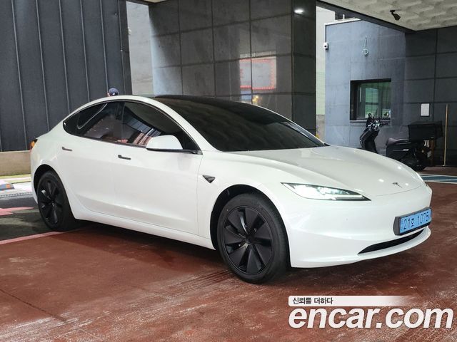 Tesla Model 3 Premium Long Range RWD — пробег 986 км — фото 2 из 5