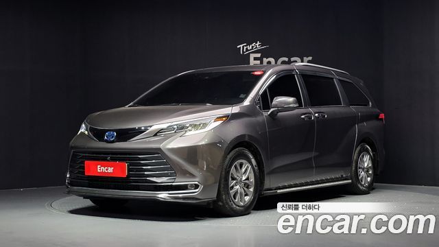 Toyota Sienna 2.5 Hybrid AWD — пробег 51 377 км — фото 1 из 5