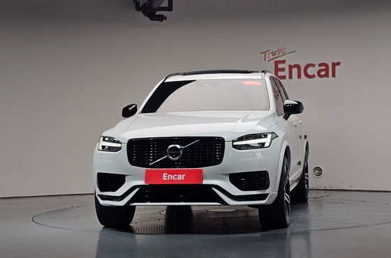 Volvo XC90 T8 R-Design Hybrid — пробег 49 878 км — фото 3 из 5