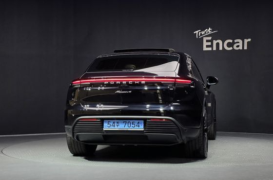 Porsche Macan Base 4 — пробег 11 835 км — фото 4 из 5