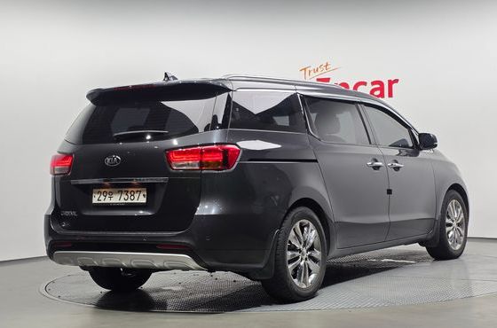 Kia Carnival 9-seater Prestige — пробег 73 697 км — фото 2 из 5