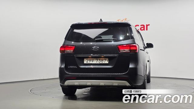 Kia Carnival из Кореи Encar