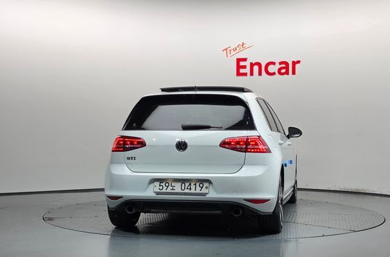 Volkswagen Golf 2.0 GTI — пробег 92 460 км — фото 4 из 5