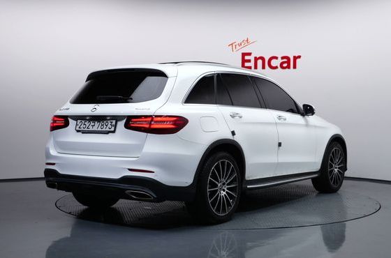 Mercedes-Benz GLC-Class GLC300 4MATIC AMG Line — пробег 84 368 км — фото 2 из 5