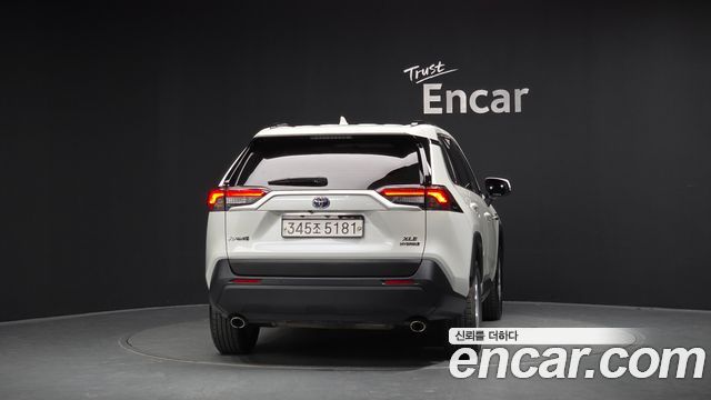 Toyota RAV4 2.5 2WD Hybrid — пробег 84 423 км — фото 4 из 5