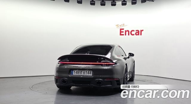 Porsche 911 Carrera 4 GTS — пробег 12 458 км — фото 4 из 5