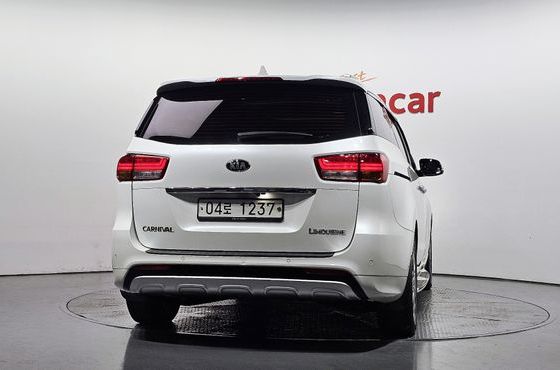 Kia Carnival 9-seater Prestige — пробег 108 745 км — фото 4 из 5