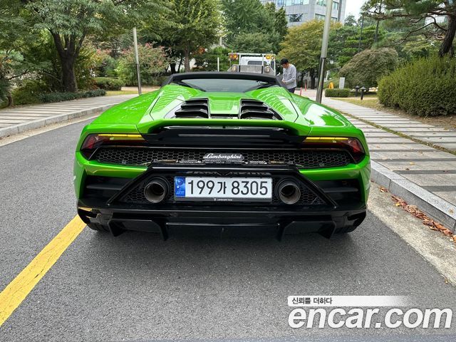 Lamborghini Huracan LP610-2 EVO Spyder — пробег 4 900 км — фото 2 из 5