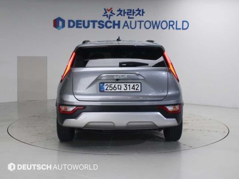 Kia Niro Prestige — пробег 17 479 км — фото 4 из 5