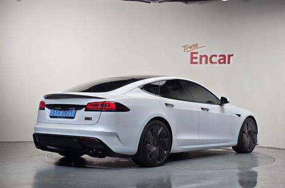 Tesla Model S Plaid — пробег 583 км — фото 2 из 5