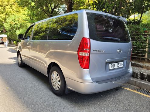 Hyundai Starex 12-Seater Wagon Smart — пробег 125 694 км — фото 4 из 5