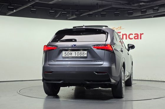 Lexus NX Supreme — пробег 82 702 км — фото 4 из 5