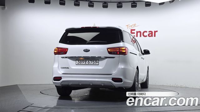 Kia Carnival из Кореи Encar