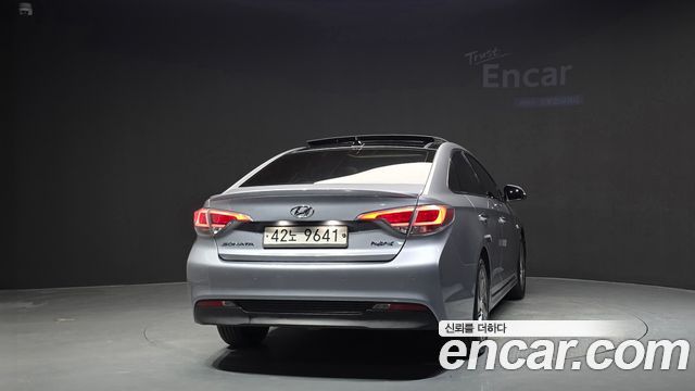 Hyundai Sonata 2.0 HEV Premium — пробег 175 237 км — фото 4 из 5