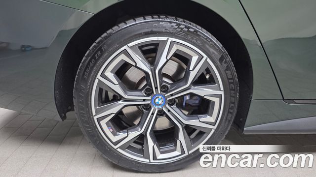 BMW i4 eDrive40 M Sports Pro — пробег 69 577 км — фото 5 из 5