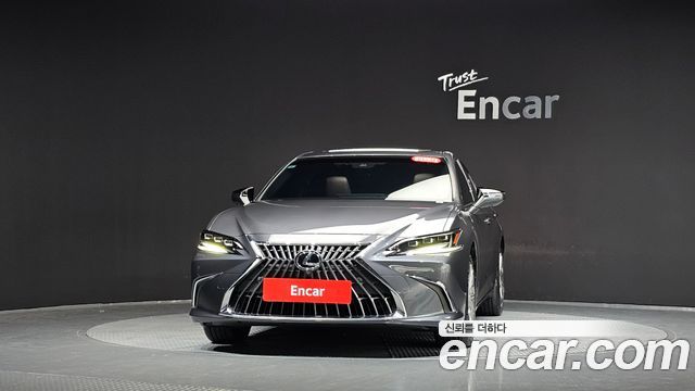 Lexus ES Executive — пробег 15 077 км — фото 3 из 5