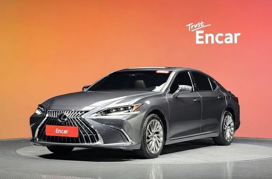 Lexus ES Executive — пробег 15 077 км — фото 1 из 5