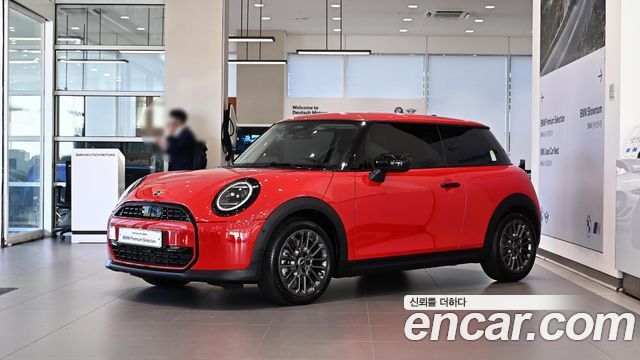 Mini Cooper Essential — пробег 4 154 км — фото 1 из 5