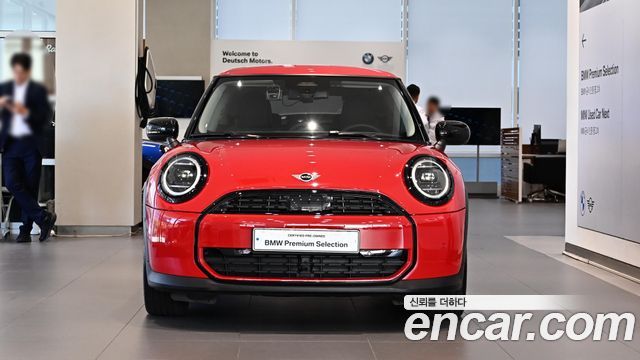 Mini Cooper Essential — пробег 4 154 км — фото 2 из 5