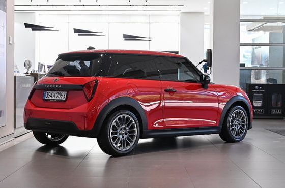Mini Cooper Essential — пробег 4 154 км — фото 4 из 5