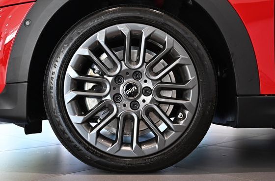 Mini Cooper Essential — пробег 4 154 км — фото 5 из 5