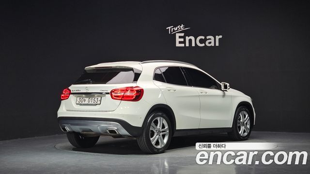Mercedes-Benz GLA-Class GLA200 d 4MATIC — пробег 98 453 км — фото 2 из 5