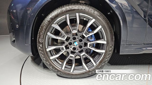 BMW X6 xDrive40i M Sport — пробег 5 049 км — фото 5 из 5