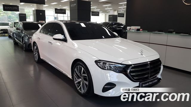 Mercedes-Benz E-Class E220d 4MATIC Exclusive — пробег 23 596 км — фото 3 из 5