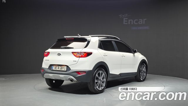 Kia Stonic из Кореи Encar