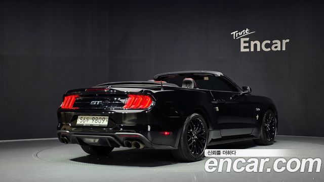 Ford Mustang GT Convertible — пробег 68 303 км — фото 2 из 5