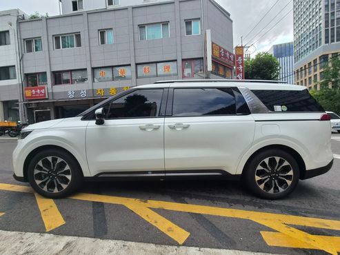 Kia Carnival Gasoline 9-Seater Signature — пробег 15 477 км — фото 1 из 5