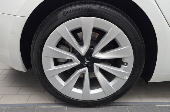 Tesla Model 3 Long Range AWD — пробег 27 928 км — фото 5 из 5