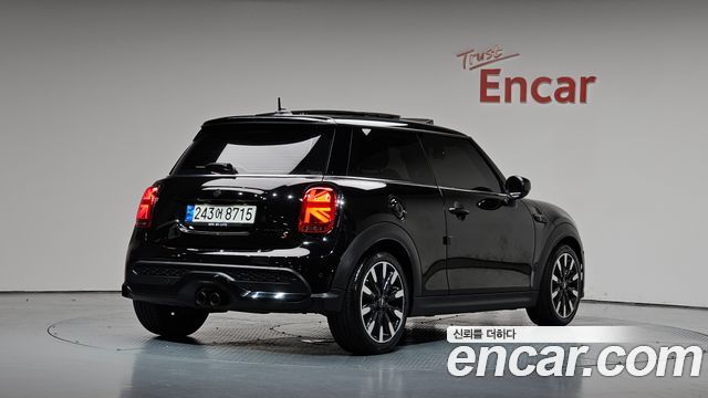 Mini Cooper Classic Launch Pack Third Generation — пробег 69 774 км — фото 2 из 5