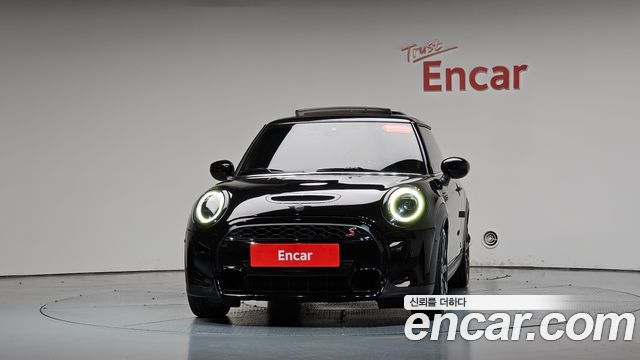 Mini Cooper Classic Launch Pack Third Generation — пробег 69 774 км — фото 3 из 5