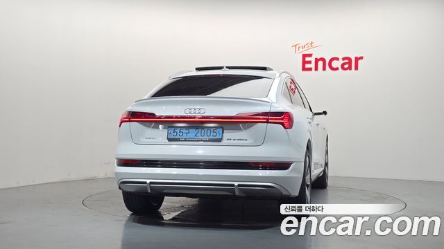 Audi e-tron из Кореи Encar