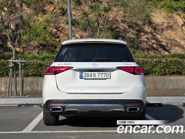 Mercedes-Benz GLE-Class GLE300d 4MATIC — пробег 266 000 км — фото 5 из 5