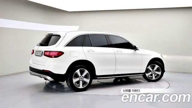 Mercedes-Benz GLC-Class GLC300 4MATIC — пробег 97 437 км — фото 4 из 5